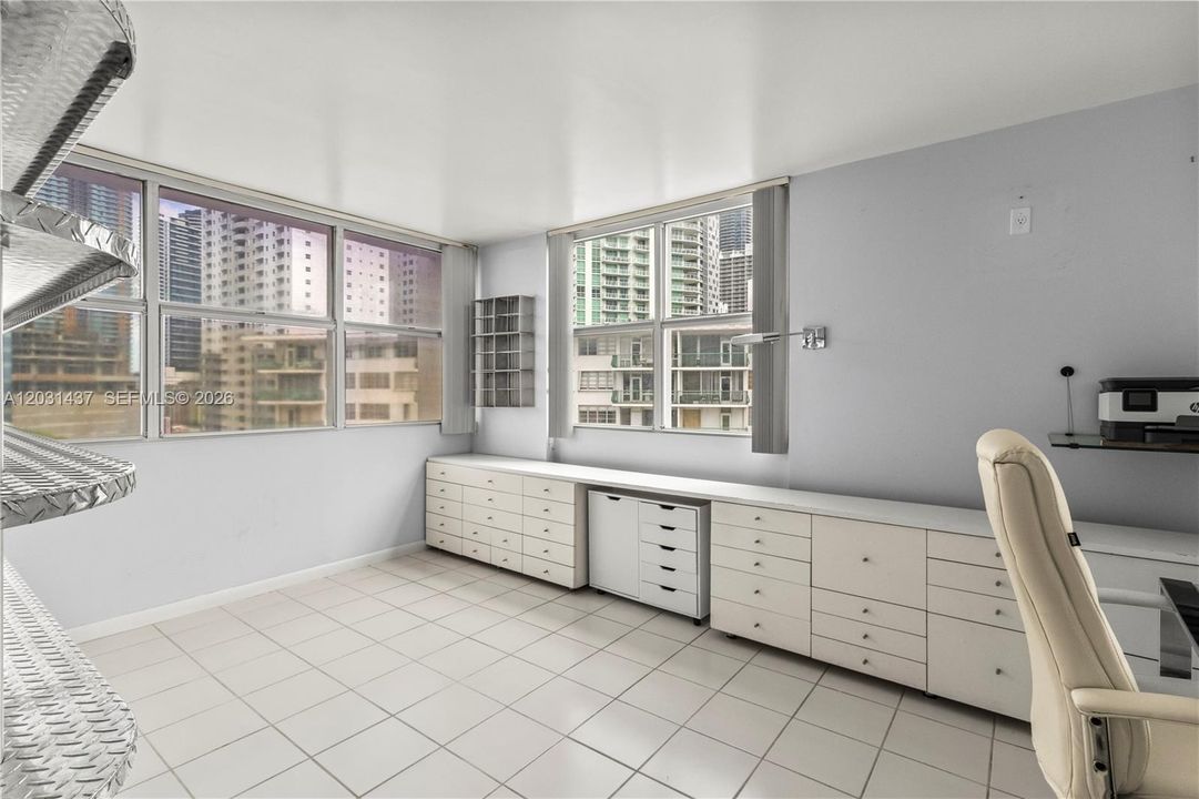 For Sale: $575,000 (2 beds, 2 baths, 1227 Square Feet)