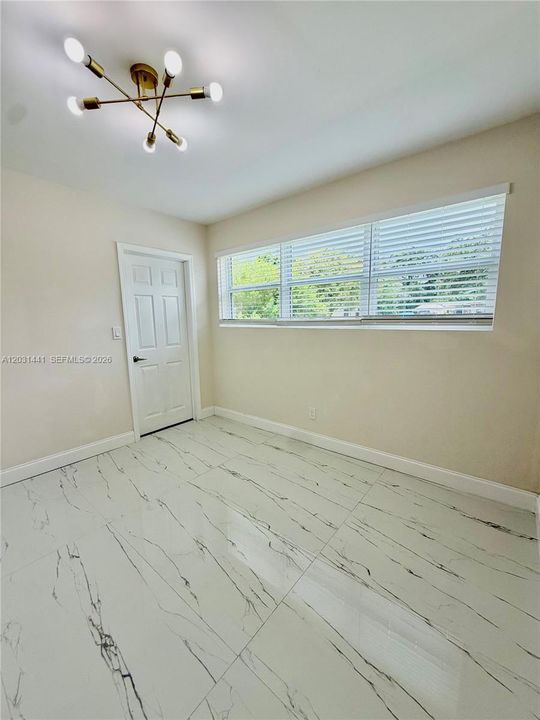 For Rent: $1,400 (1 beds, 1 baths, 1551 Square Feet)