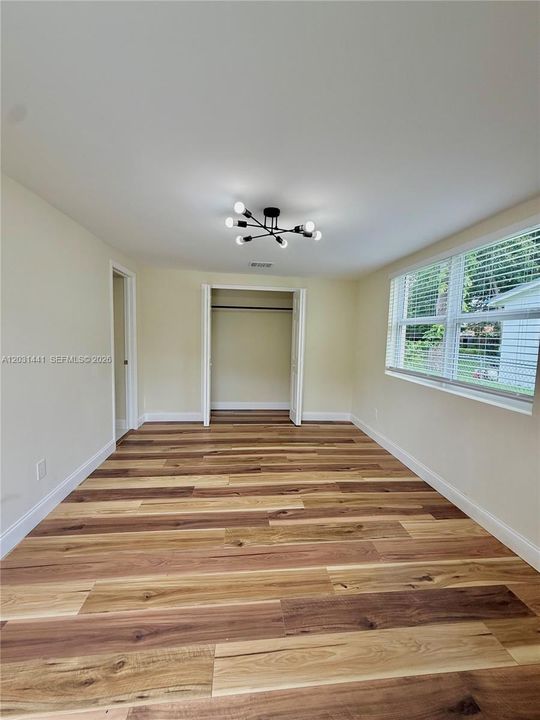 For Rent: $1,400 (1 beds, 1 baths, 1551 Square Feet)