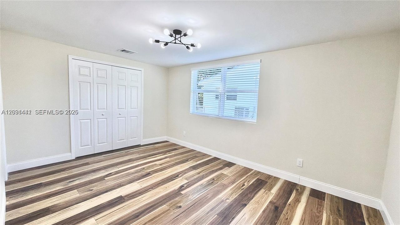 For Rent: $1,400 (1 beds, 1 baths, 1551 Square Feet)
