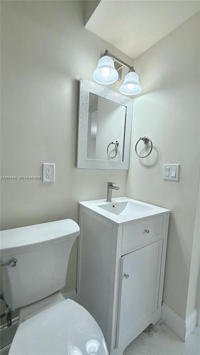 For Rent: $1,400 (1 beds, 1 baths, 1551 Square Feet)