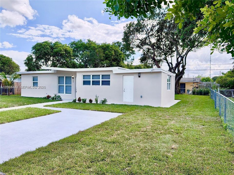 For Rent: $1,400 (1 beds, 1 baths, 1551 Square Feet)