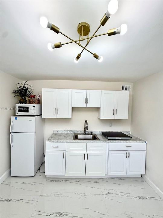 For Rent: $1,400 (1 beds, 1 baths, 1551 Square Feet)