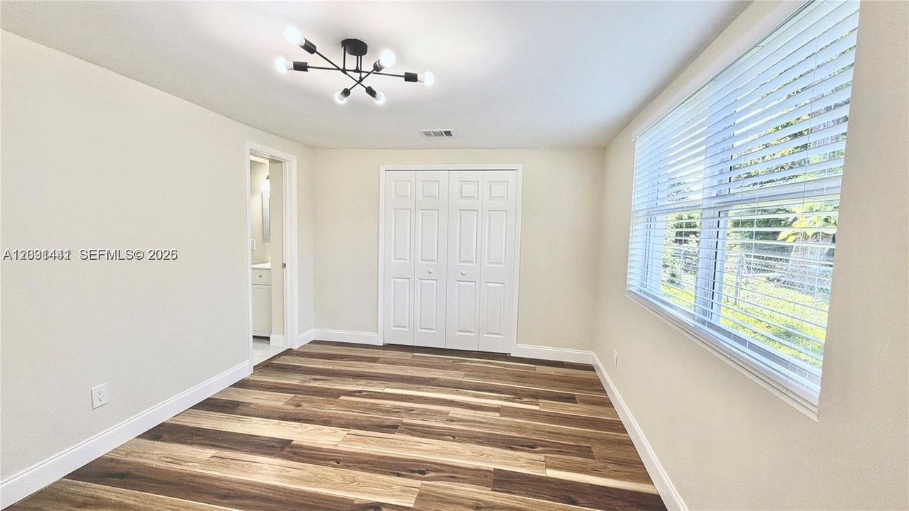 For Rent: $1,400 (1 beds, 1 baths, 1551 Square Feet)