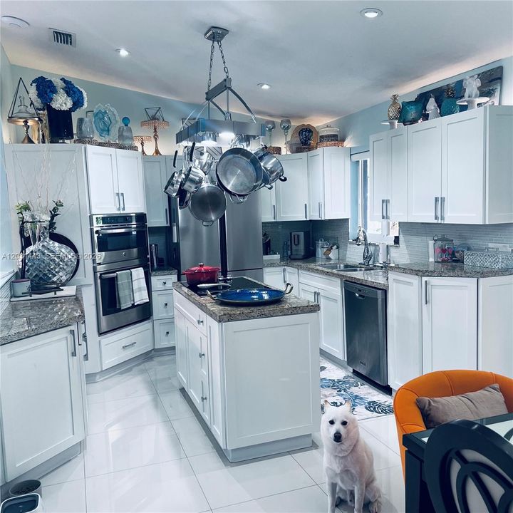 В аренду: $5,000 (3 спален, 2 ванн, 1580 Квадратных фут)