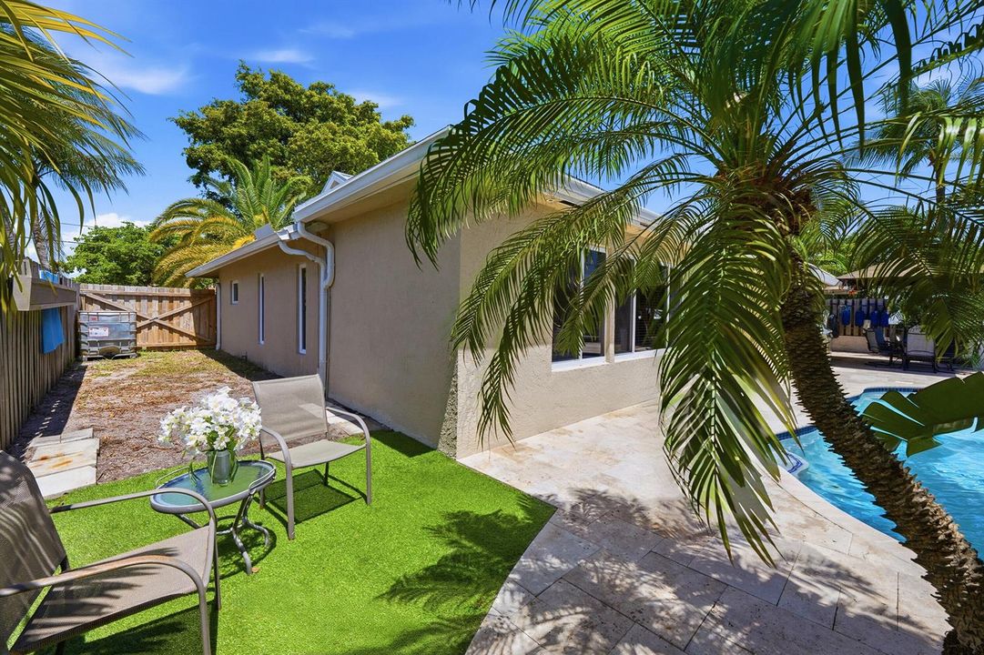 Poolside Lounge Area & Side Yard