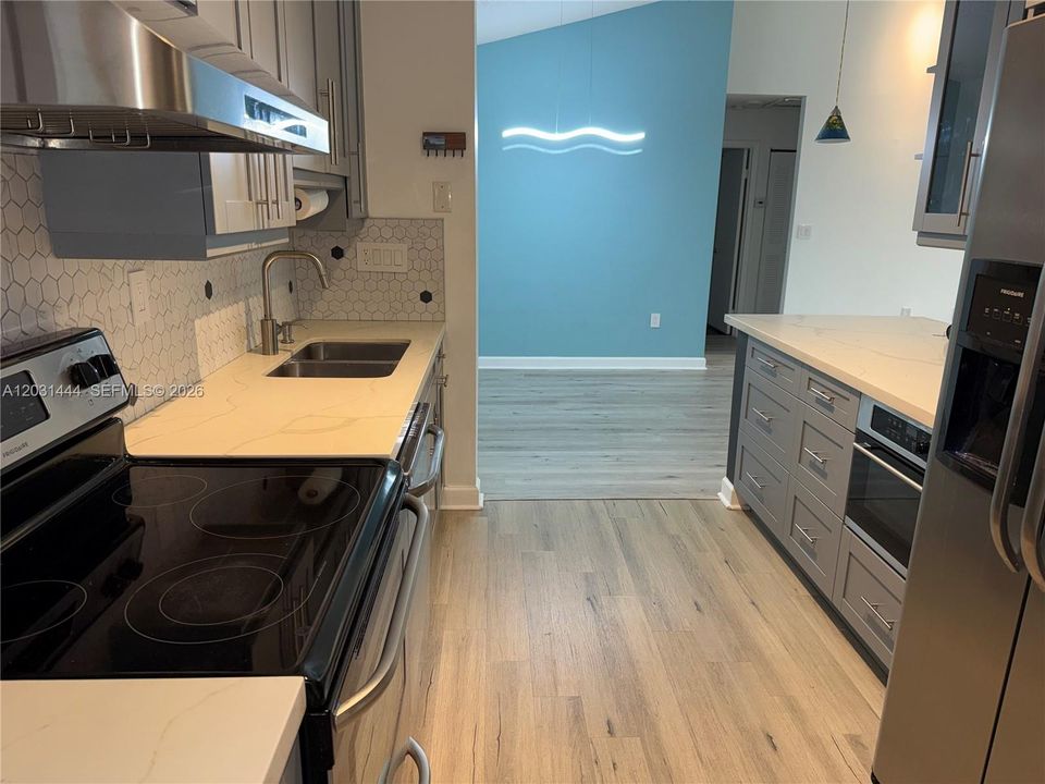 For Rent: $2,500 (2 beds, 1 baths, 1264 Square Feet)