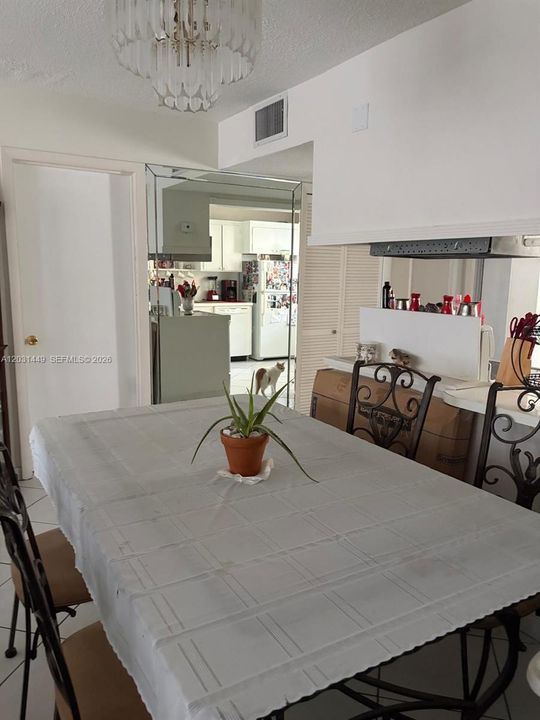 Active With Contract: $1,500 (1 beds, 1 baths, 770 Square Feet)