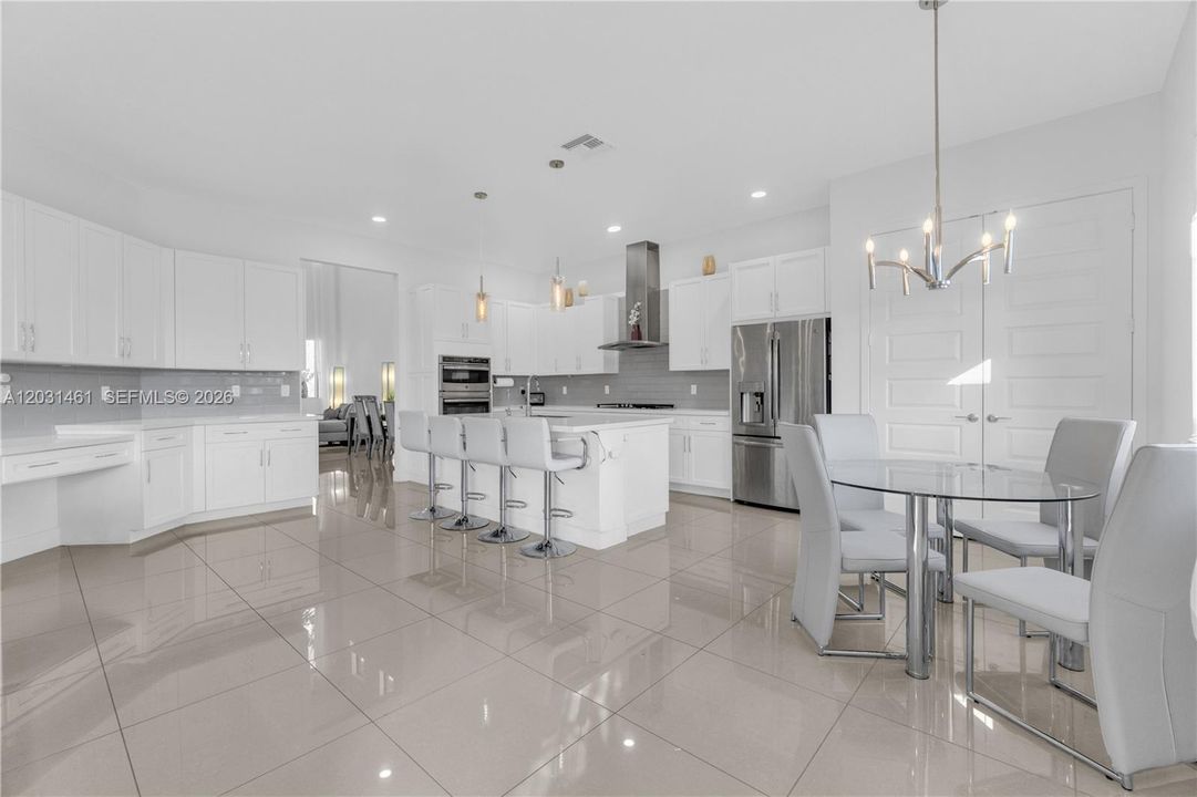For Rent: $9,000 (4 beds, 5 baths, 3425 Square Feet)