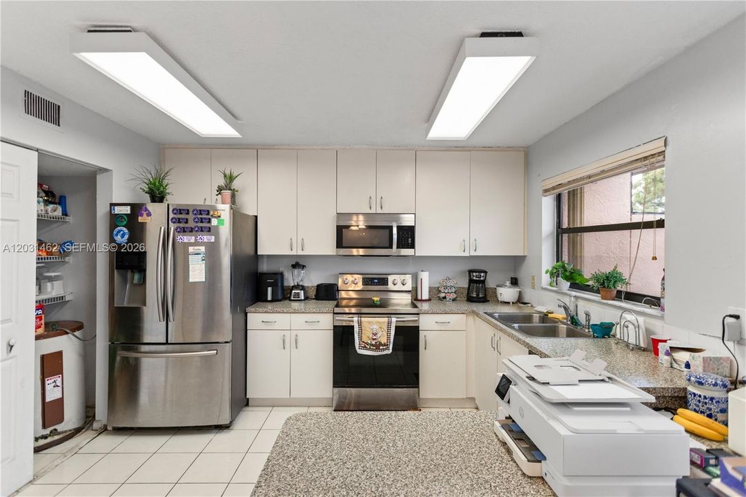For Sale: $389,000 (3 beds, 2 baths, 1510 Square Feet)