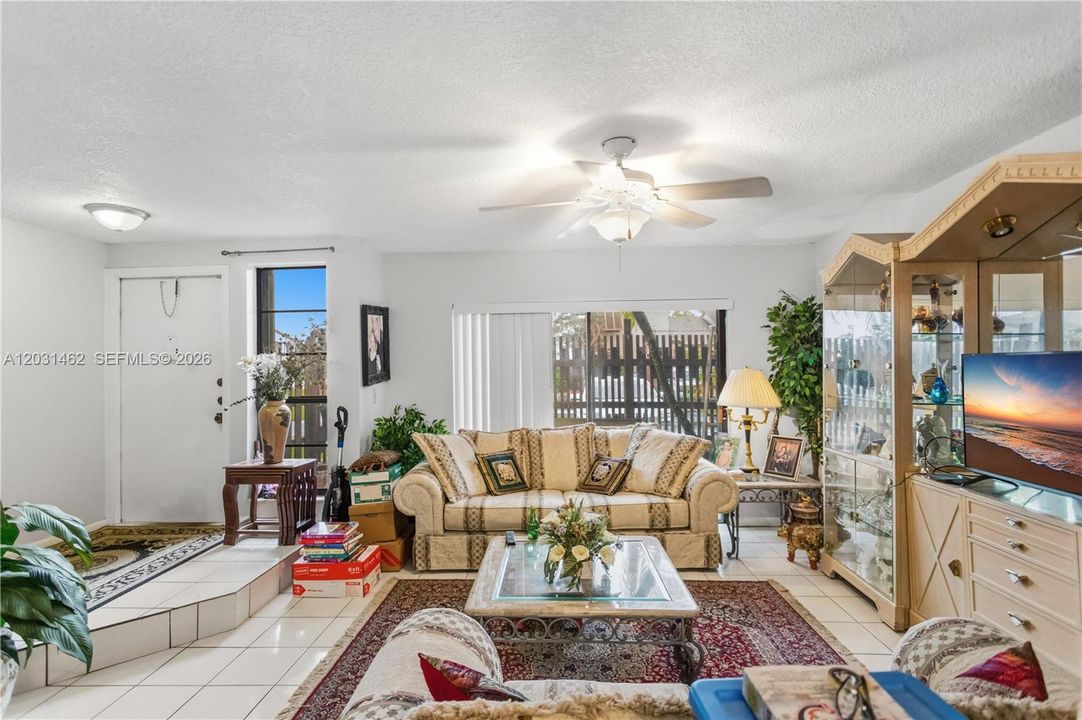 For Sale: $389,000 (3 beds, 2 baths, 1510 Square Feet)