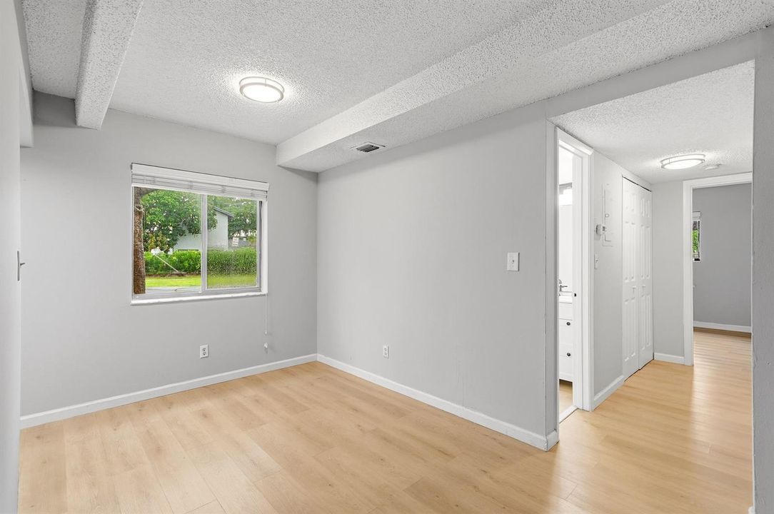 10_dining area