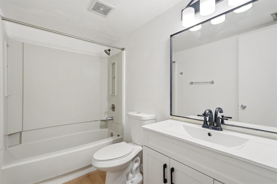 14_bathroom
