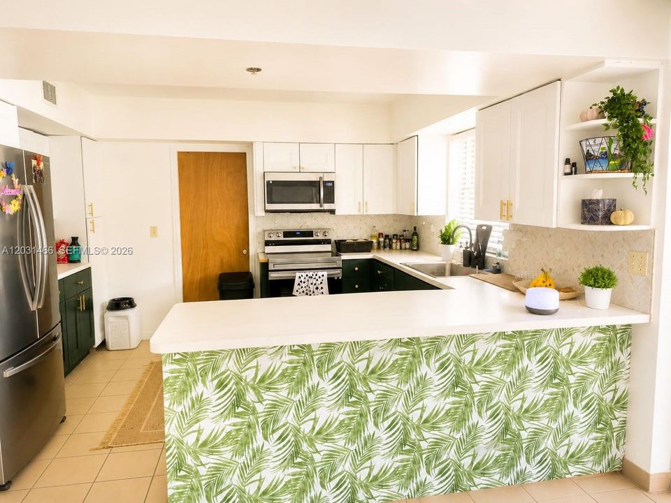For Sale: $1,800,000 (5 beds, 4 baths, 3417 Square Feet)