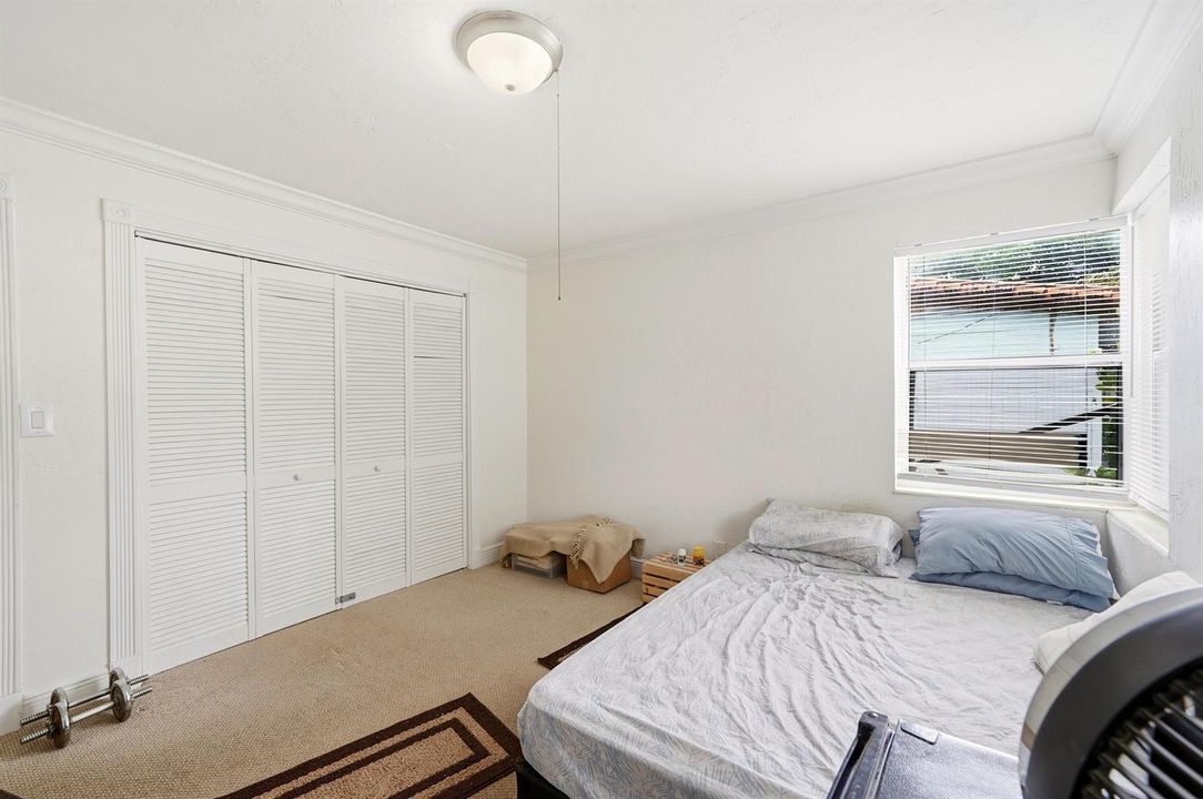 11_bedroom