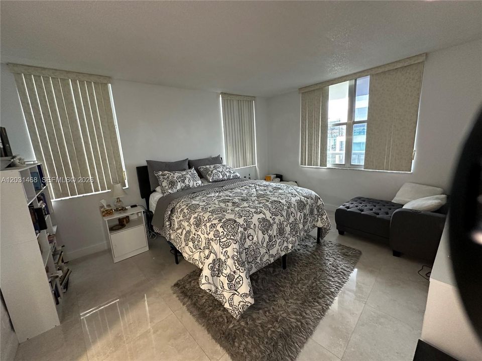 For Sale: $449,000 (2 beds, 2 baths, 1280 Square Feet)