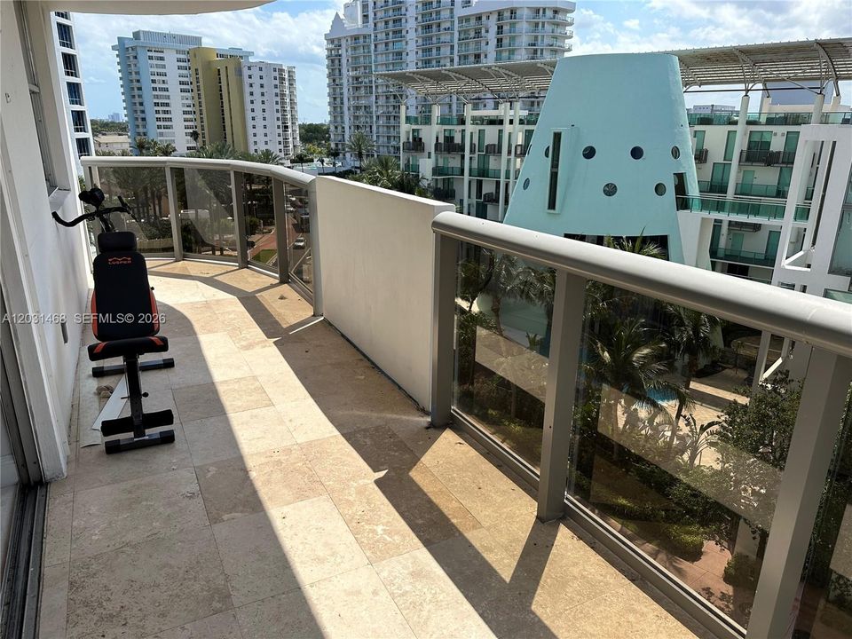 For Sale: $449,000 (2 beds, 2 baths, 1280 Square Feet)
