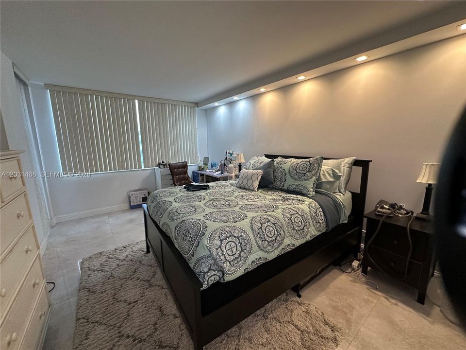 For Sale: $449,000 (2 beds, 2 baths, 1280 Square Feet)