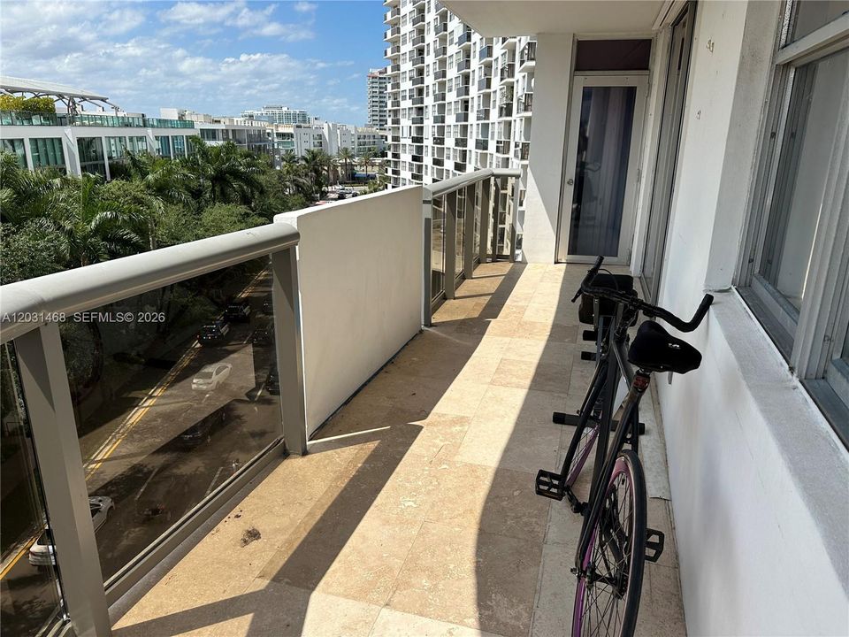 For Sale: $449,000 (2 beds, 2 baths, 1280 Square Feet)