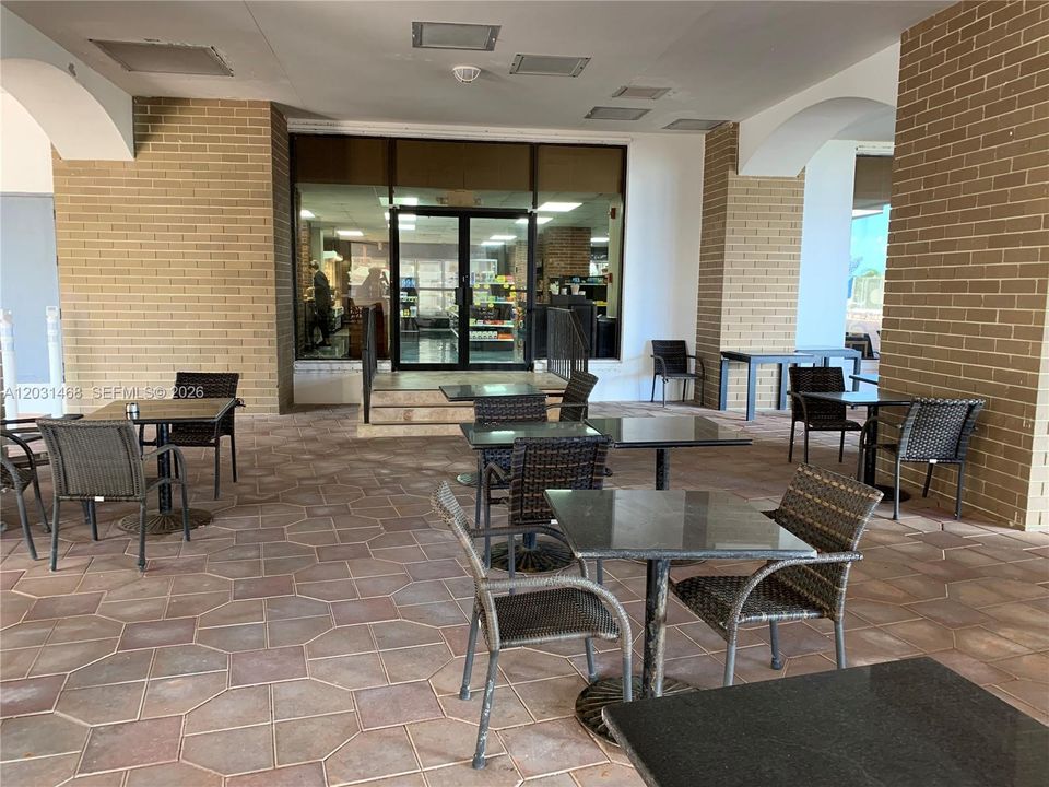 For Sale: $449,000 (2 beds, 2 baths, 1280 Square Feet)