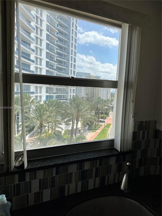 For Sale: $449,000 (2 beds, 2 baths, 1280 Square Feet)