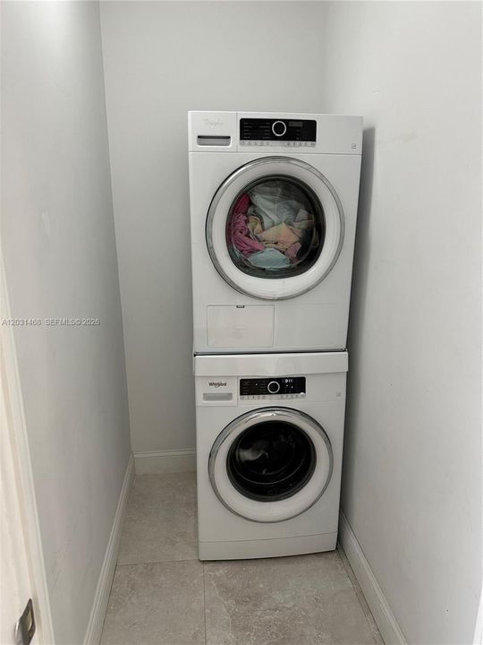 For Sale: $449,000 (2 beds, 2 baths, 1280 Square Feet)