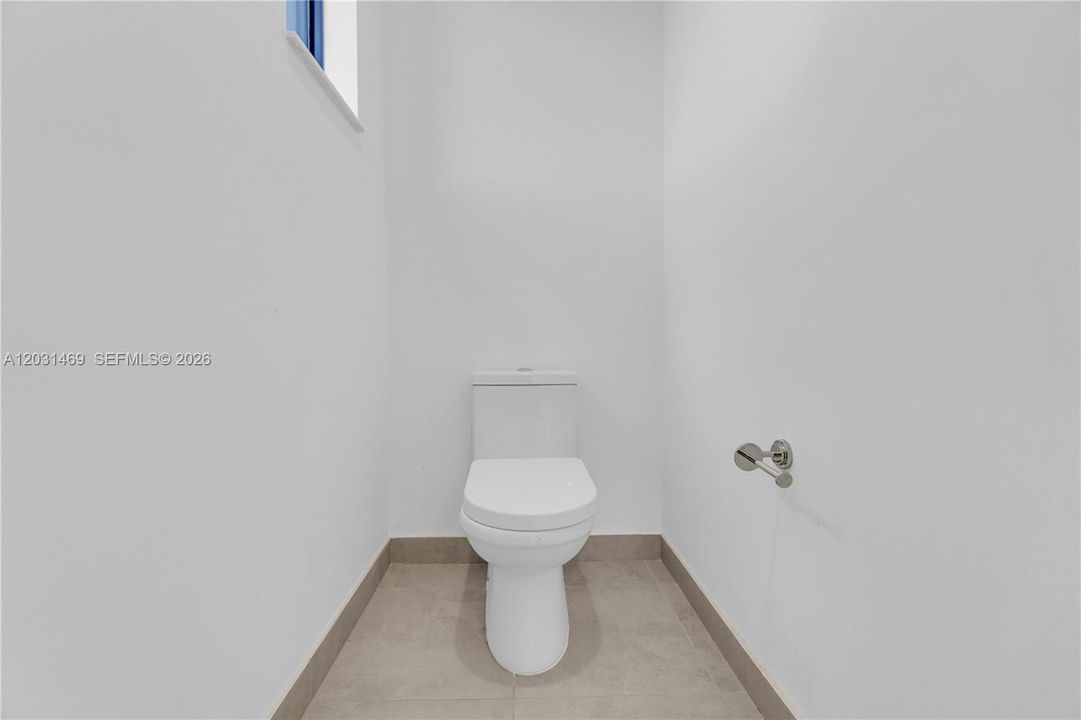 For Sale: $1,250,000 (4 beds, 5 baths, 3425 Square Feet)