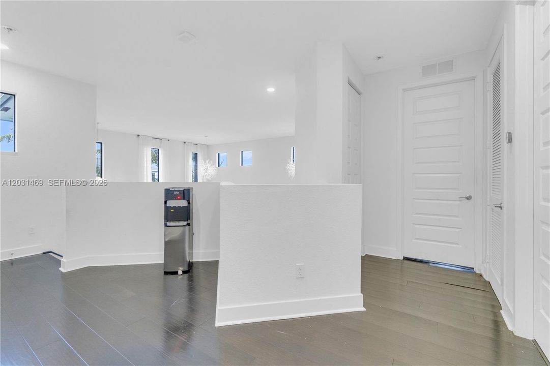 For Sale: $1,250,000 (4 beds, 5 baths, 3425 Square Feet)