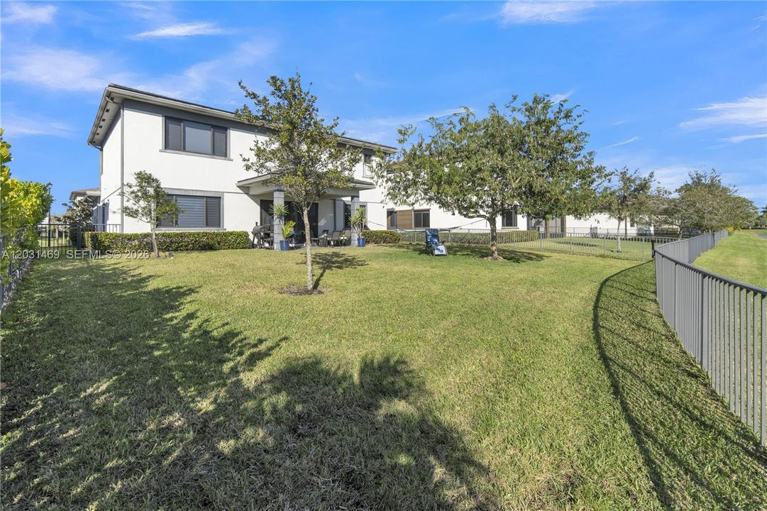 For Sale: $1,250,000 (4 beds, 5 baths, 3425 Square Feet)