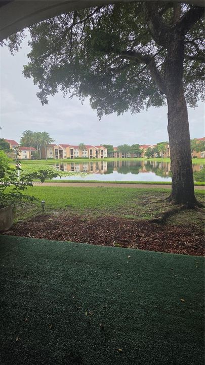 For Rent: $2,450 (2 beds, 2 baths, 966 Square Feet)