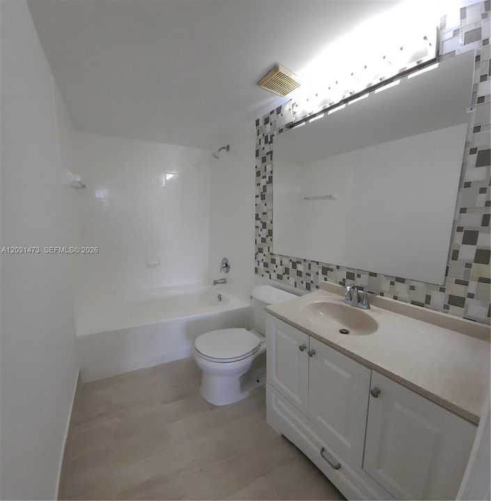 For Rent: $2,450 (2 beds, 2 baths, 966 Square Feet)
