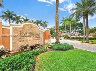 For Rent: $2,450 (2 beds, 2 baths, 966 Square Feet)