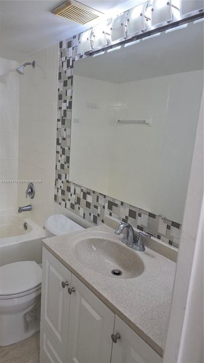 For Rent: $2,450 (2 beds, 2 baths, 966 Square Feet)