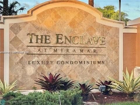 For Rent: $2,450 (2 beds, 2 baths, 966 Square Feet)