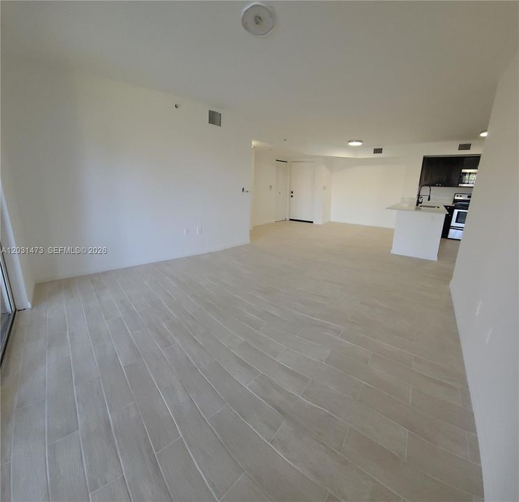 For Rent: $2,450 (2 beds, 2 baths, 966 Square Feet)