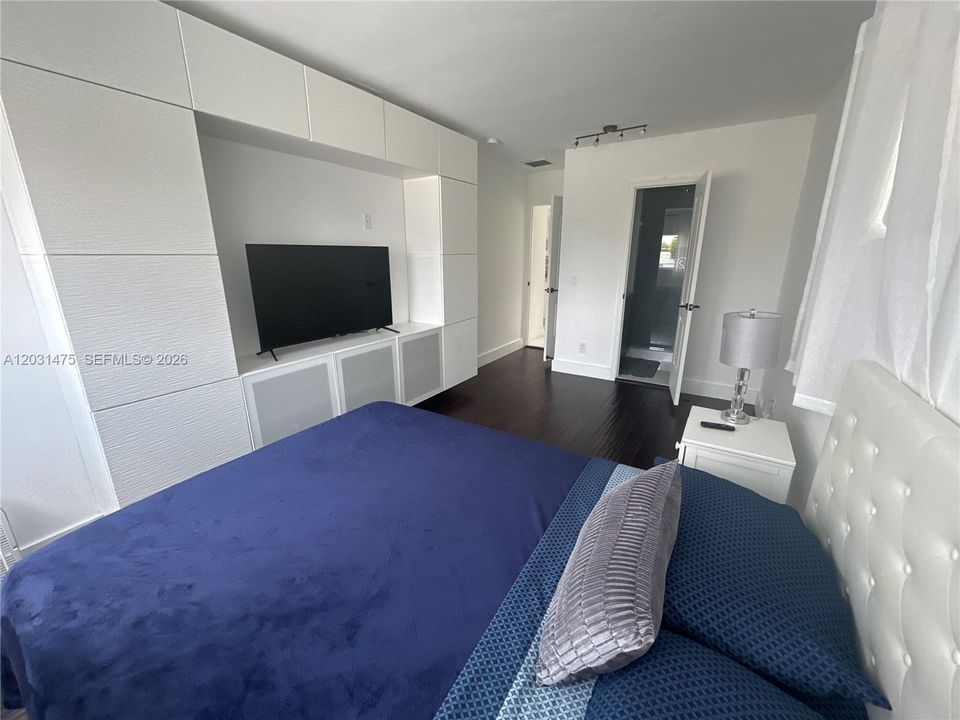 For Rent: $6,500 (4 beds, 3 baths, 1694 Square Feet)