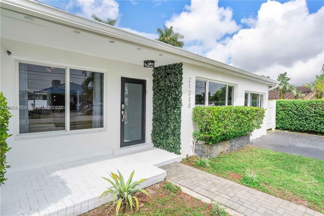 For Rent: $6,500 (4 beds, 3 baths, 1694 Square Feet)