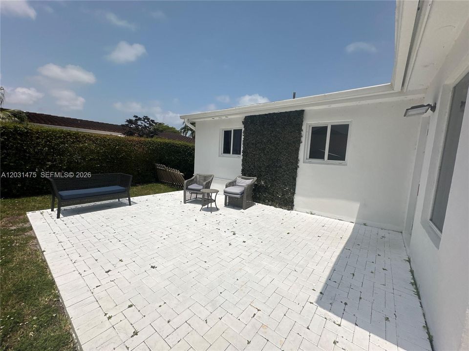 For Rent: $6,500 (4 beds, 3 baths, 1694 Square Feet)
