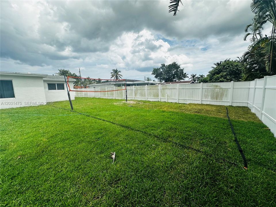 For Rent: $6,500 (4 beds, 3 baths, 1694 Square Feet)