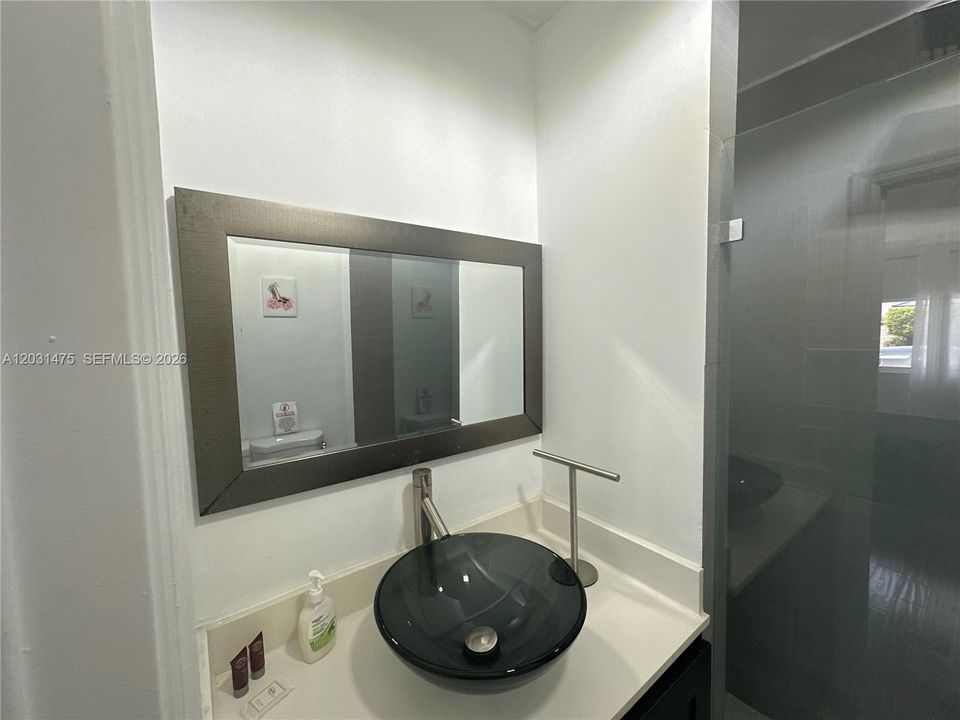 For Rent: $6,500 (4 beds, 3 baths, 1694 Square Feet)
