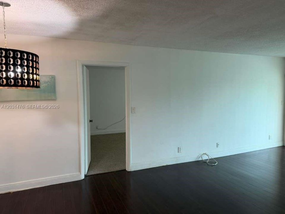 For Sale: $260,000 (2 beds, 2 baths, 1106 Square Feet)