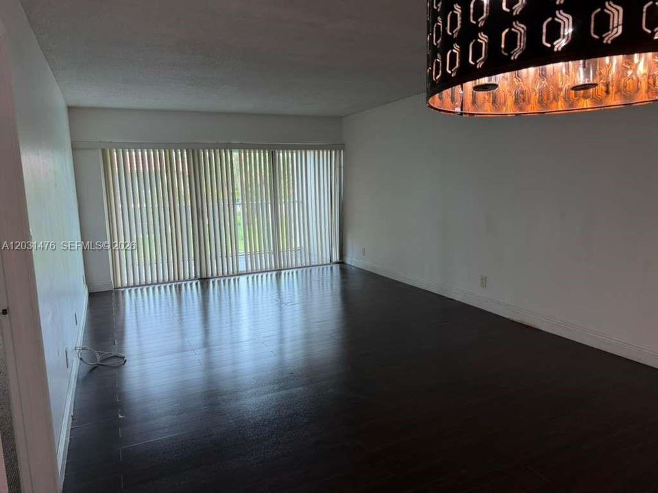 For Sale: $260,000 (2 beds, 2 baths, 1106 Square Feet)