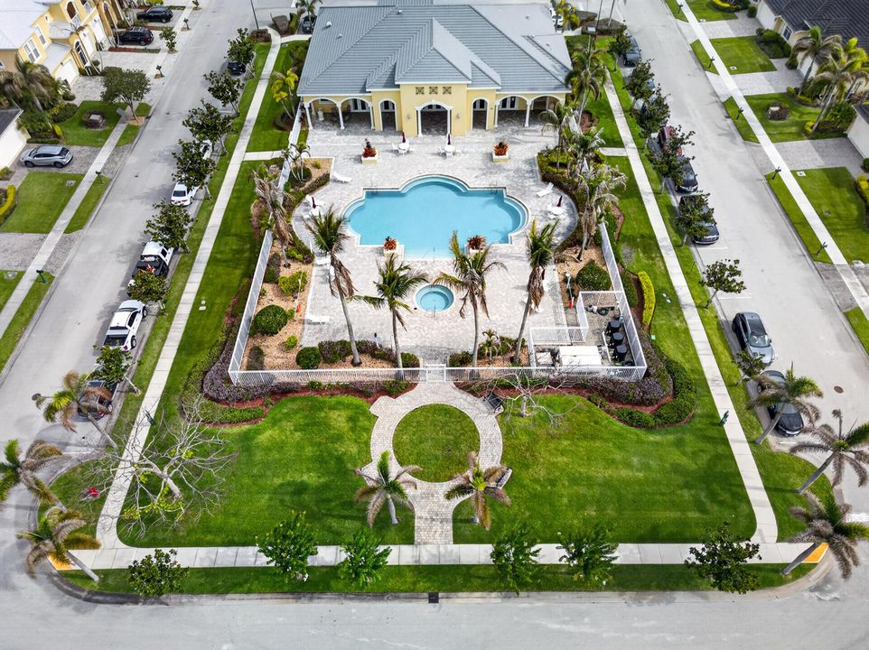 Pool/Clubhouse