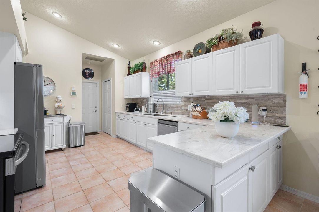 17-web-or-mls-7154 Hawks View Trail - 17