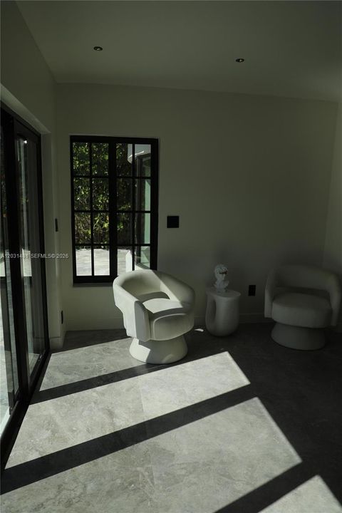 For Rent: $13,000 (4 beds, 3 baths, 1900 Square Feet)
