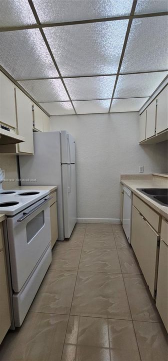 For Rent: $2,000 (1 beds, 1 baths, 710 Square Feet)