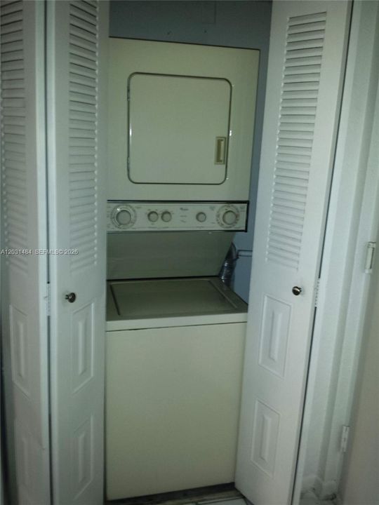 For Rent: $2,000 (1 beds, 1 baths, 710 Square Feet)
