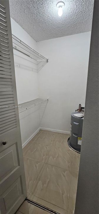 For Rent: $2,000 (1 beds, 1 baths, 710 Square Feet)