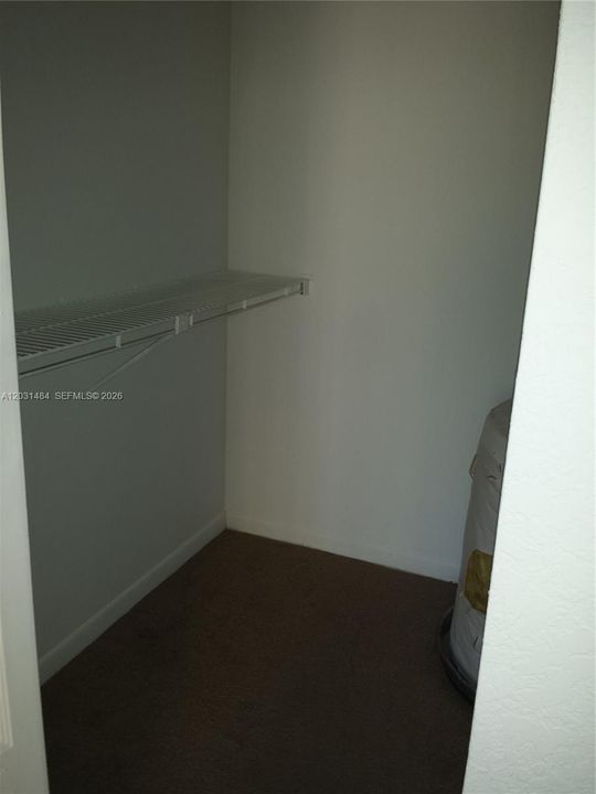 For Rent: $2,000 (1 beds, 1 baths, 710 Square Feet)