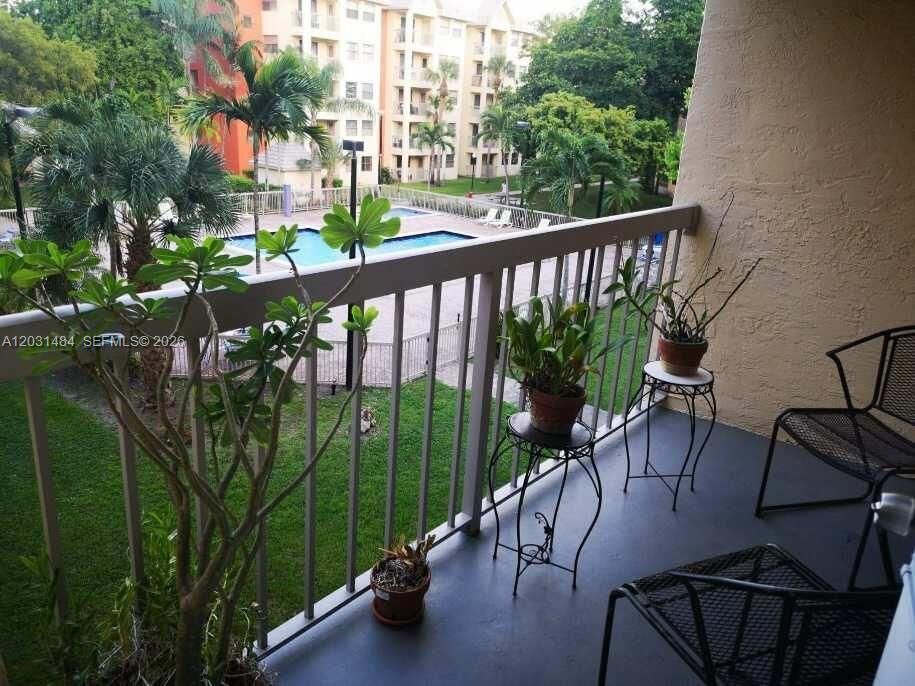 For Rent: $2,000 (1 beds, 1 baths, 710 Square Feet)